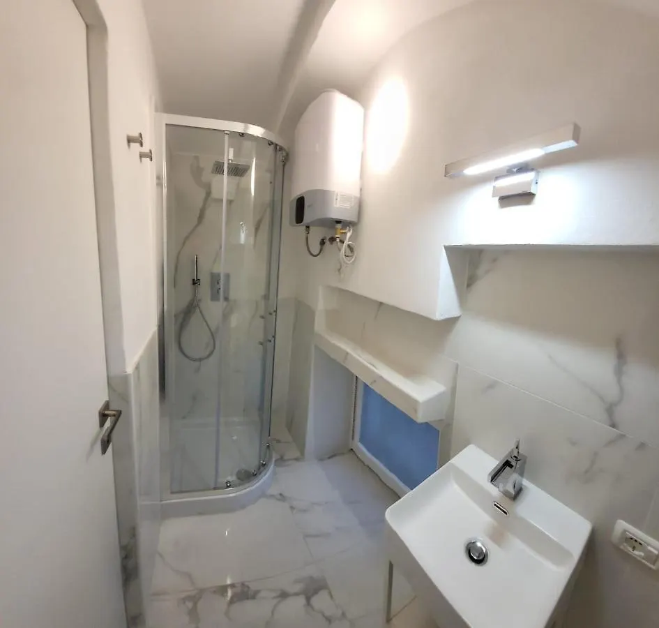 The White Colisseum Apartment Rome 0*,  Italy