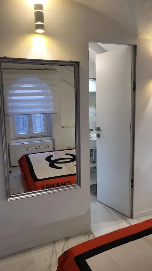 The White Colisseum Apartment Rome